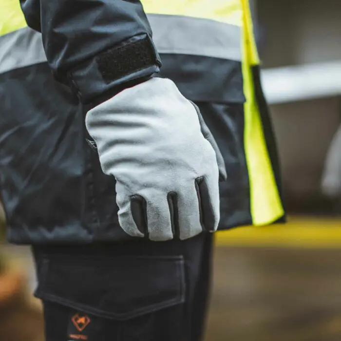 GL1828 Thermal Leather Water Resistant Gloves 3