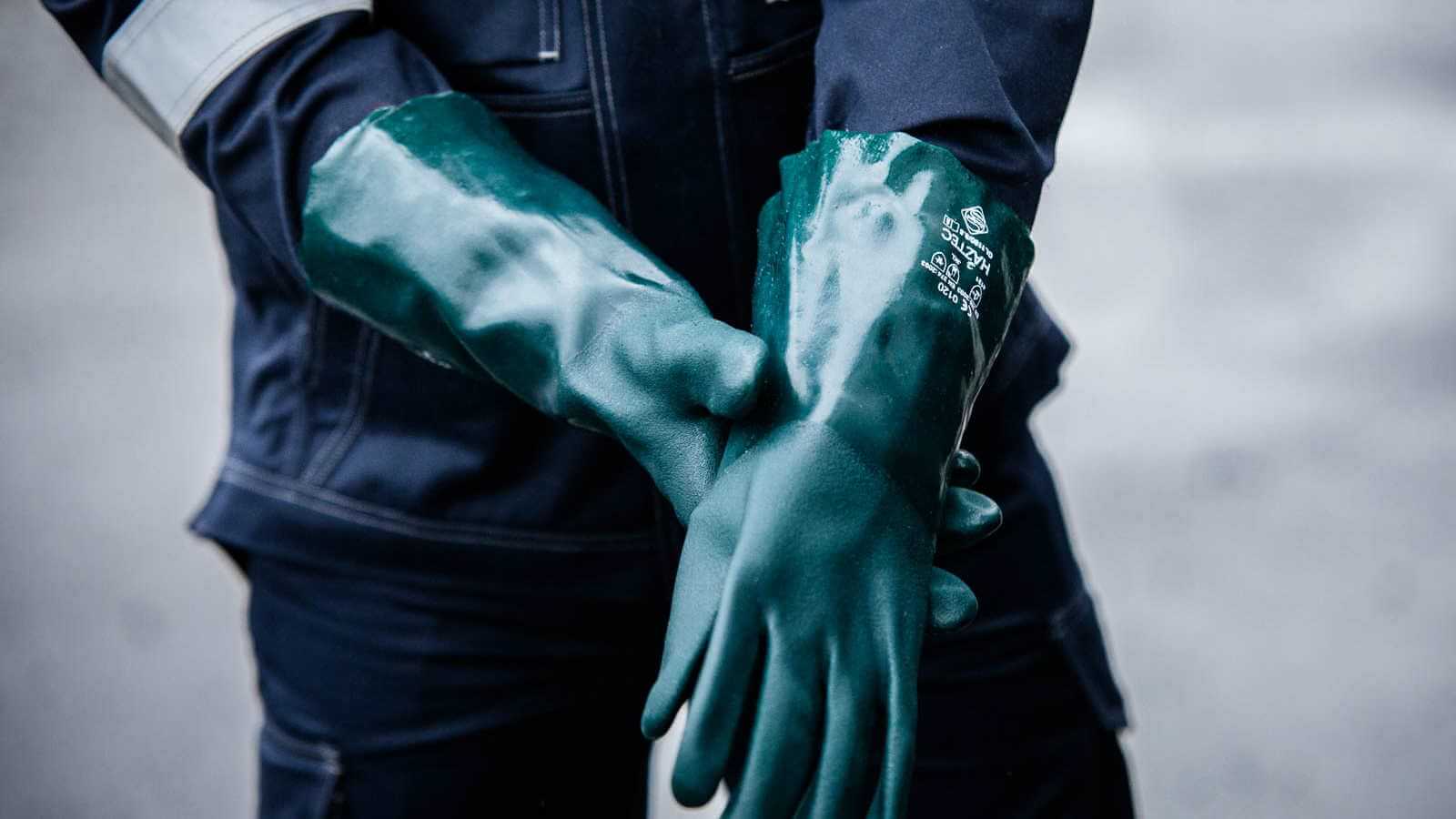 Gloves for the Petrochemical Industry Featured Image