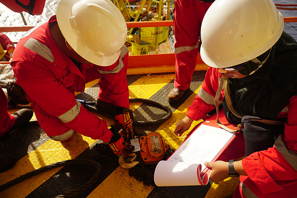 The Importance Of PPE In The Oil & Gas Industries - Hazchem Safety Ltd