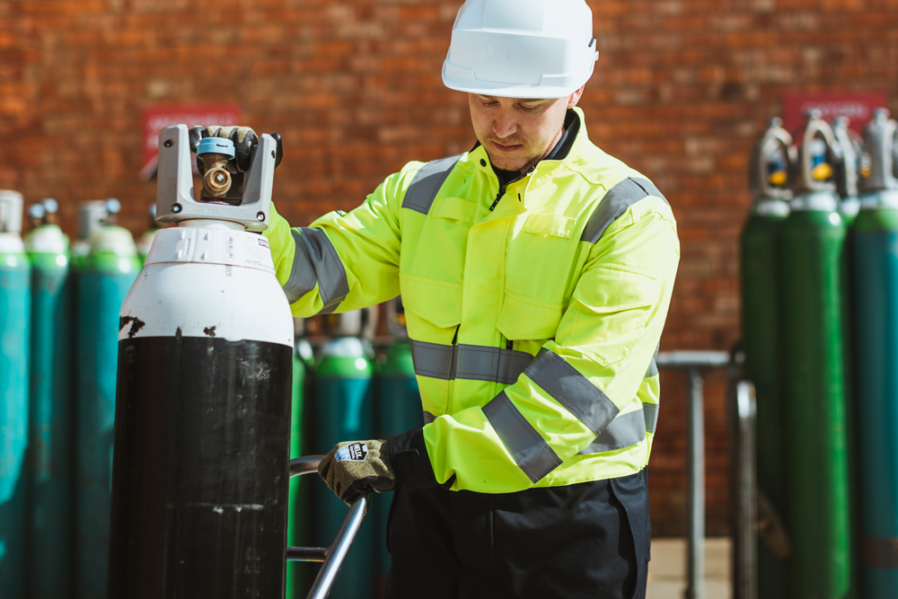 Maximise Safety: The Best FR AS ARC Hi-Vis Coverall for High-Risk Jobs
