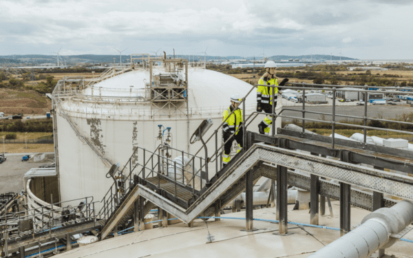 Protecting Workers in the Petrochemical Industry: A Guide to PPE Best Practice